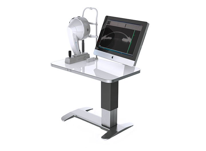 Screening Unit Ophthalmologische High-End-Lösung bestehend aus einer Scheimpflugkamera, höhenverstellbarem Glastisch und integrierten Eingabegeräten.